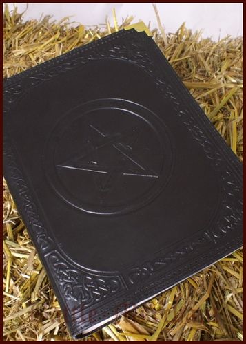 Grimoire Cuir Noir décoré d'un Pentagramme